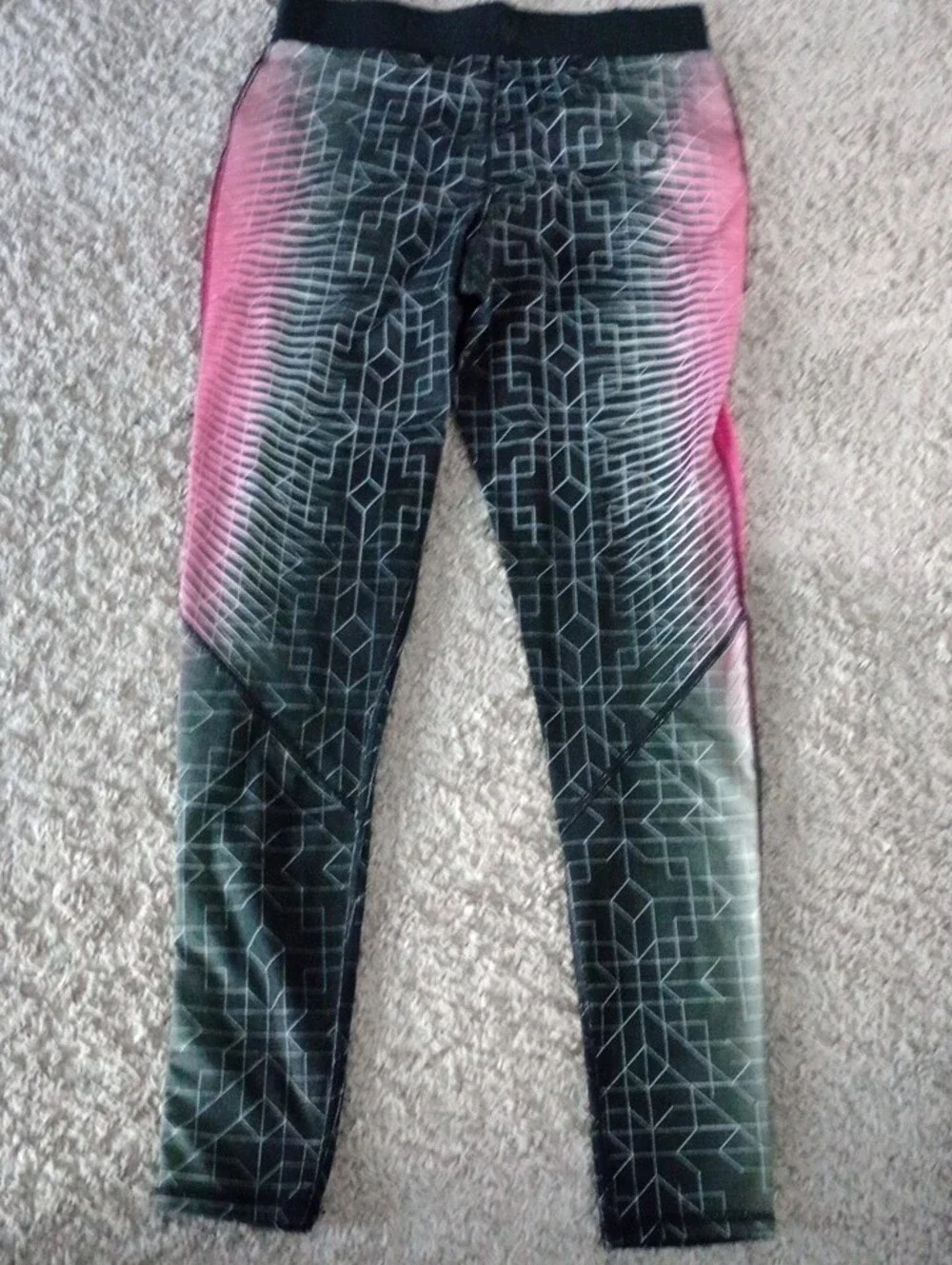 Nike  Womens Black Leggings with Pink Gradient and Geometric Print Size M